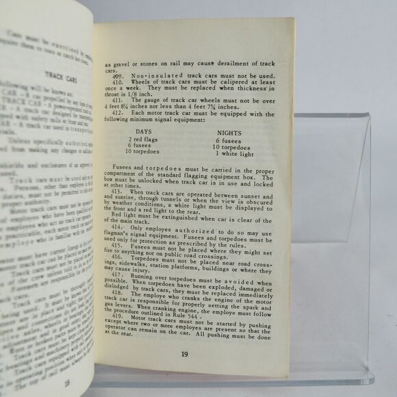 1968 The Milwaukee Road Safety Rules Booklet - Picture 3 of 3